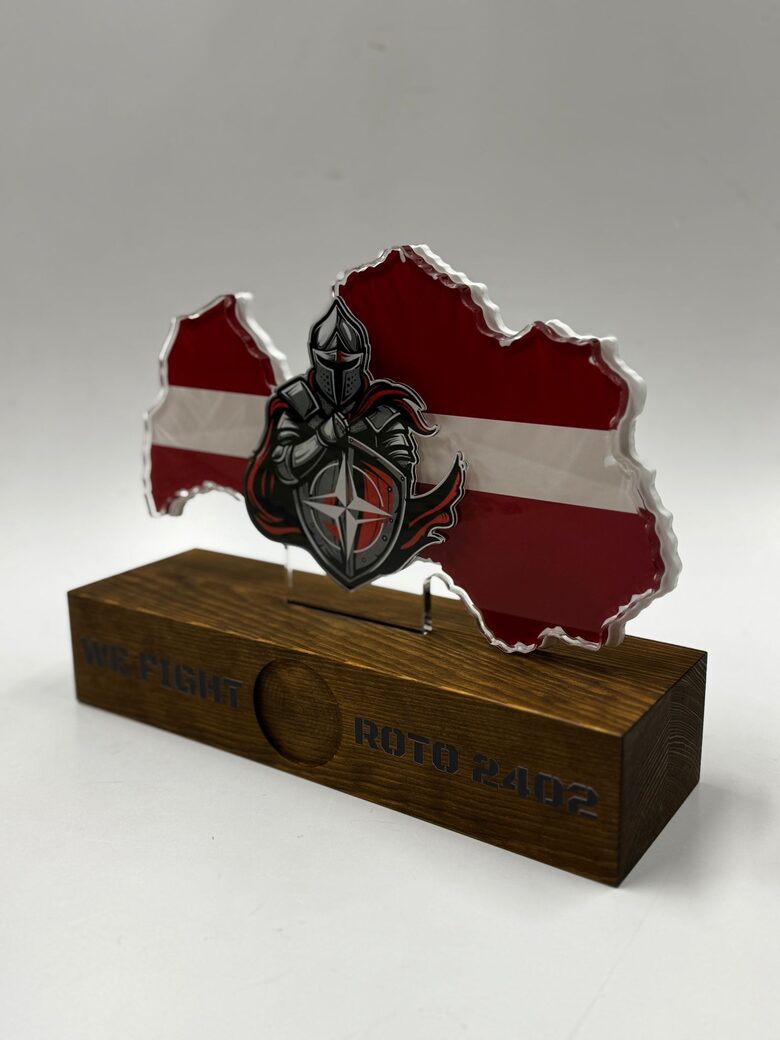 Награда в форме Латвии, кубок с гравировкой, кубок турнира, персонализированный кубок