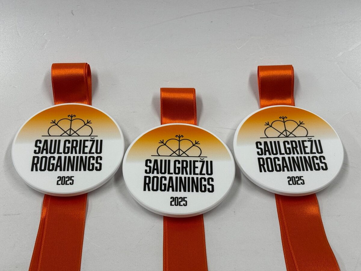 Saulgriezu-rogainings-organiska-stikla-medala.jpg