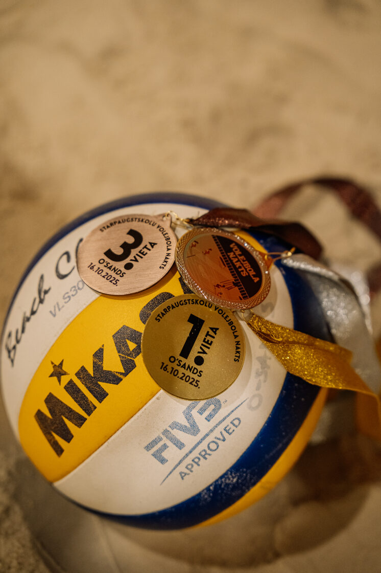 Volejbola-bumba-ar-medaļām